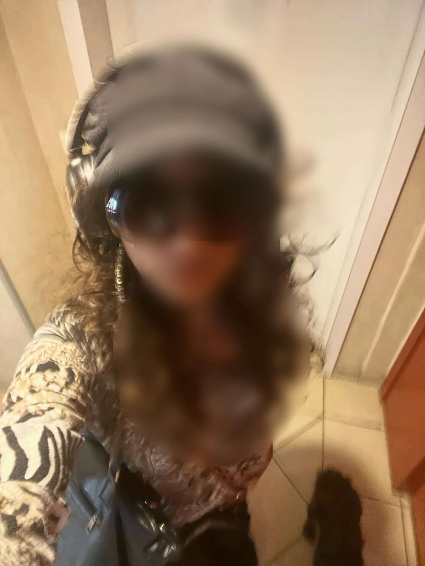 Ilyana — Parfums, peau et confidences - Image 2